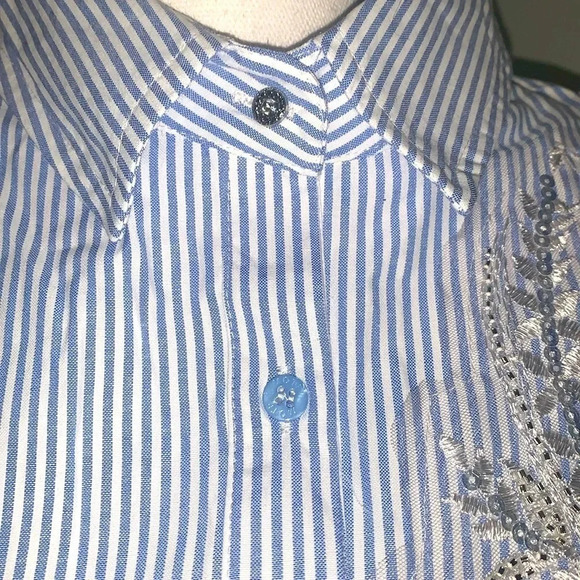 PREMIUM EMBROIDERY BEADED
DETAIL STRIPED PRINT BLOUSE - Picture 5 of 6